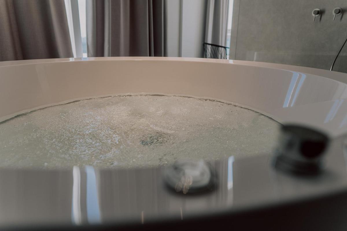 Suite Donna Edwige By Monholiday Monopoli Exterior foto