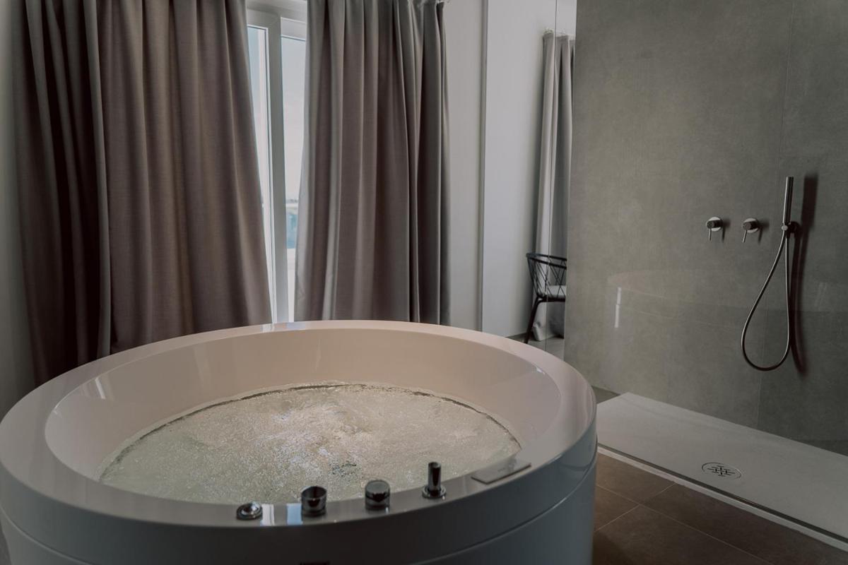 Suite Donna Edwige By Monholiday Monopoli Exterior foto